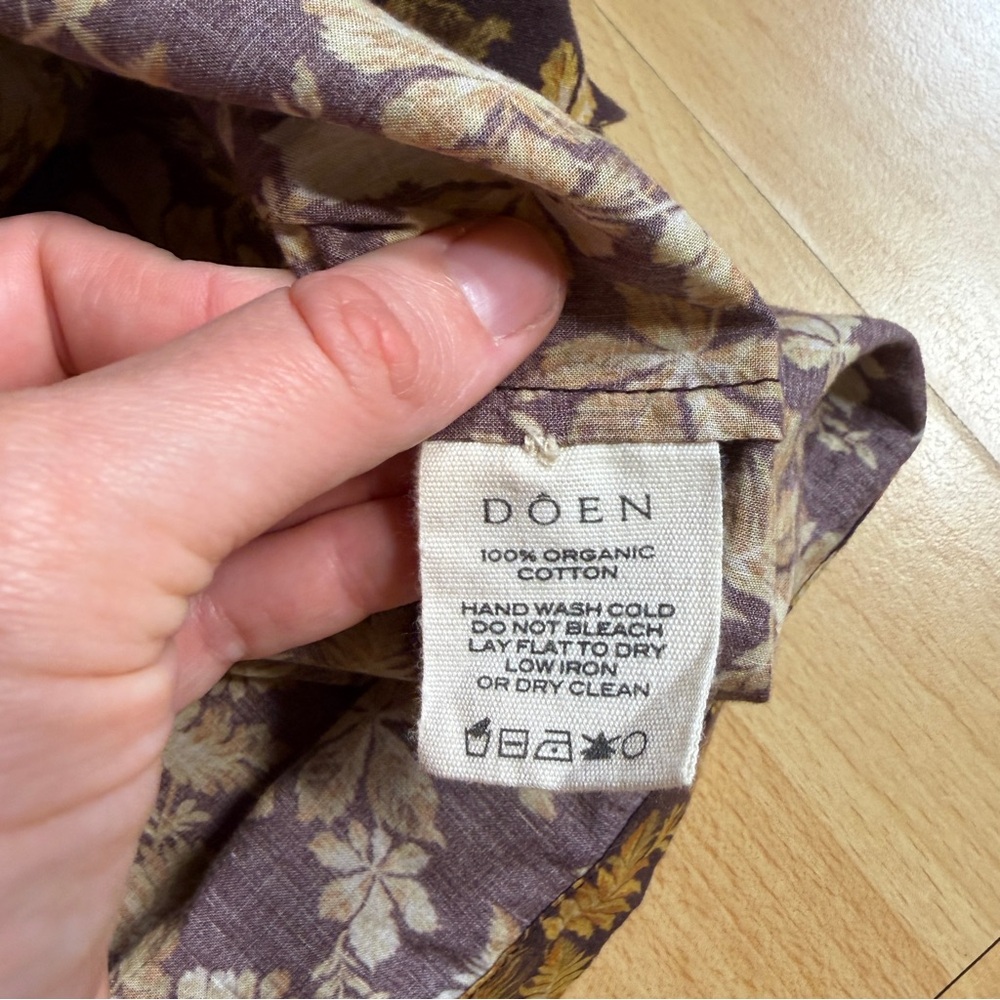 Chic Floral Button-Up Blouse - image 11